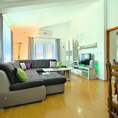 Prázdninový dům House Nevenka