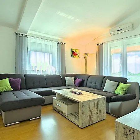 Vakantiehuis House Nevenka